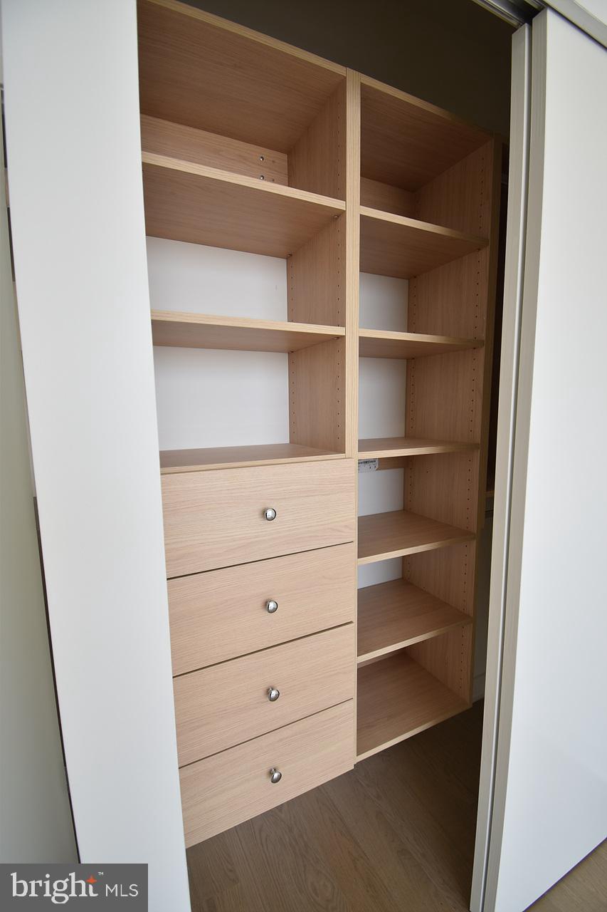 THE BORO TYSONS - Residential