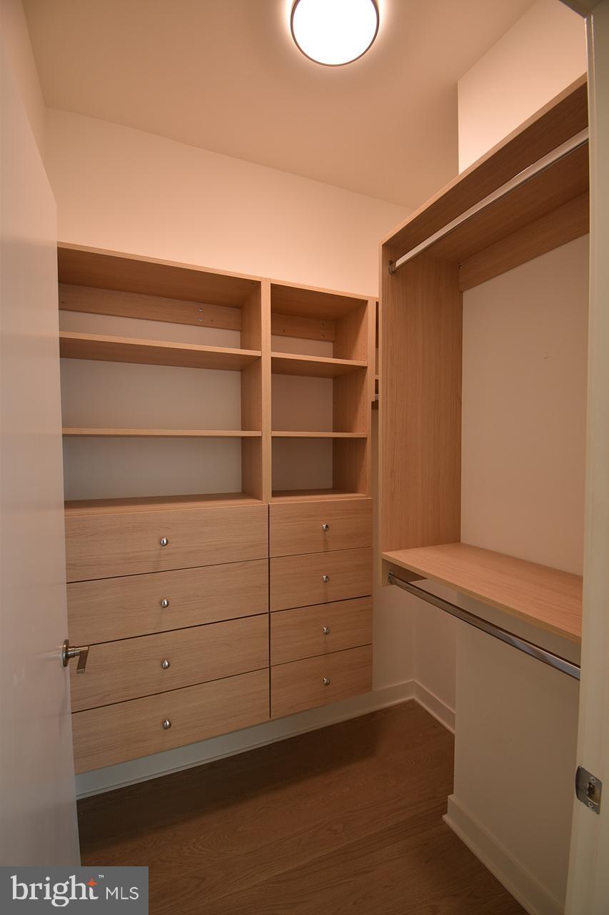 THE BORO TYSONS - Residential