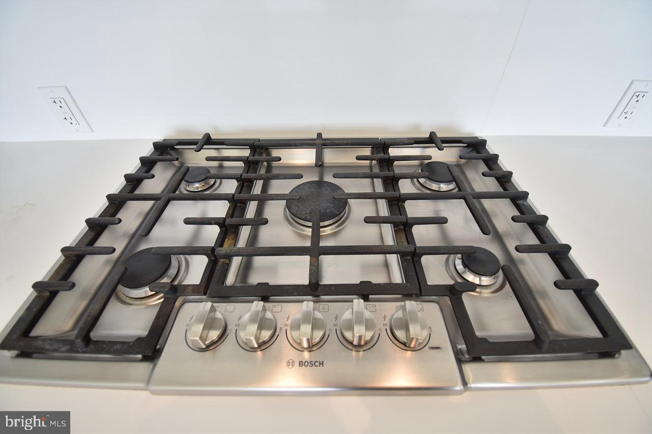 THE BORO TYSONS - Residential