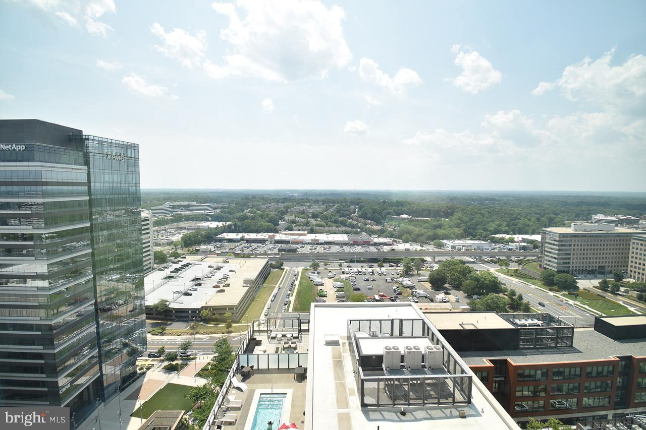 THE BORO TYSONS - Residential