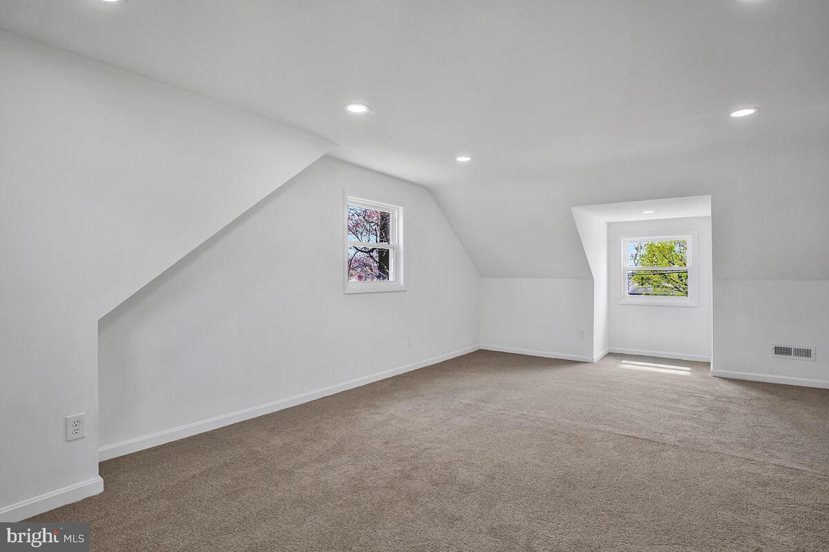 GARLAND - Residential