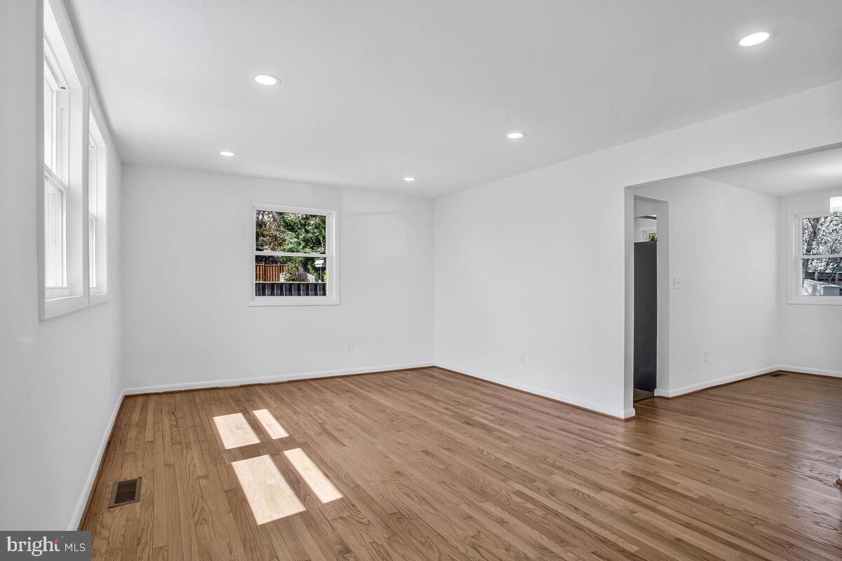 GARLAND - Residential