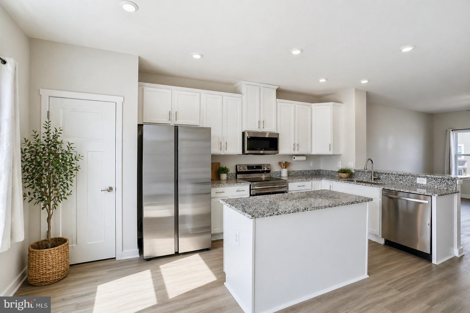 SOUTH BROOK - Residential