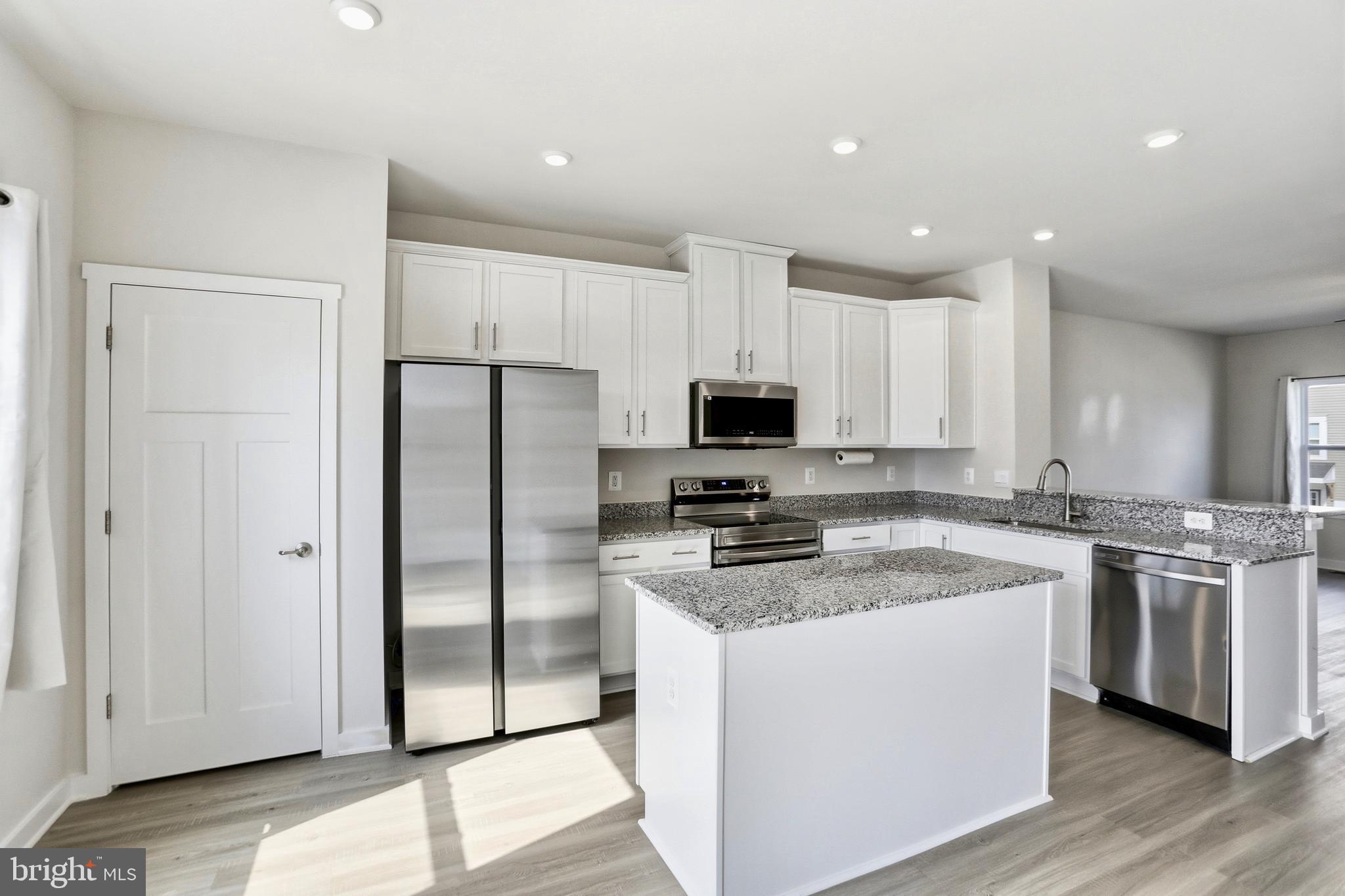 SOUTH BROOK - Residential