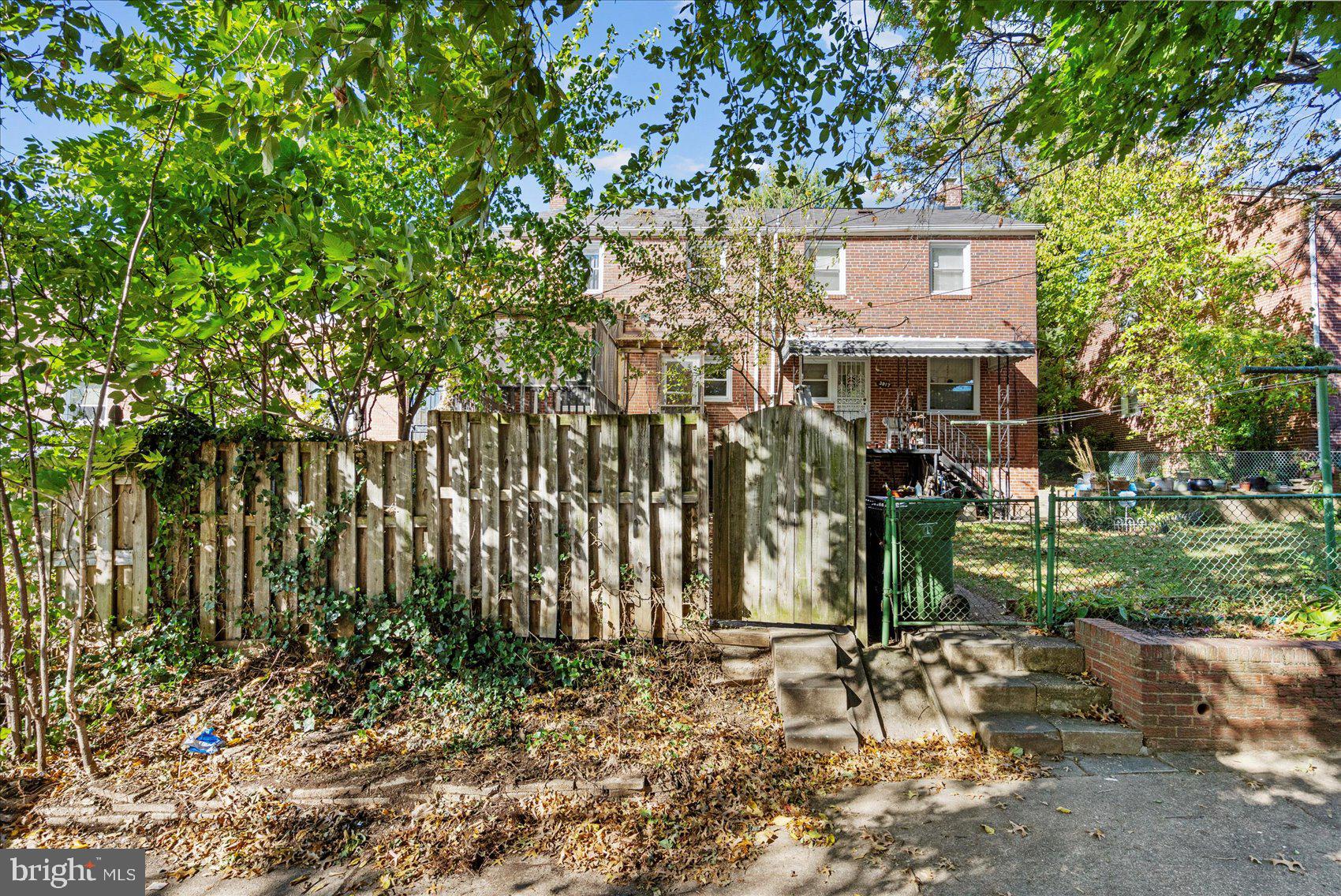 EDNOR GARDENS - LAKESIDE - Residential