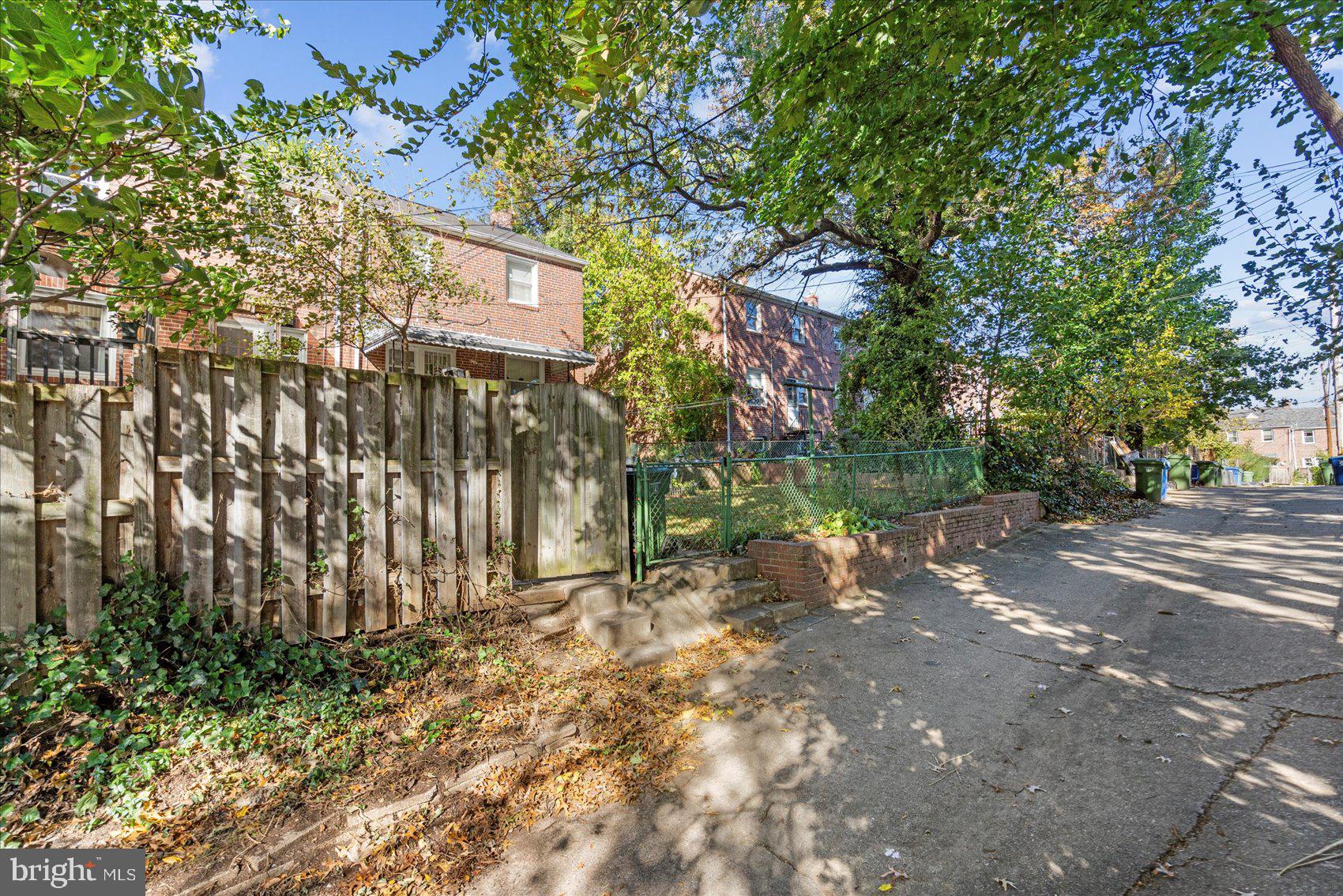 EDNOR GARDENS - LAKESIDE - Residential