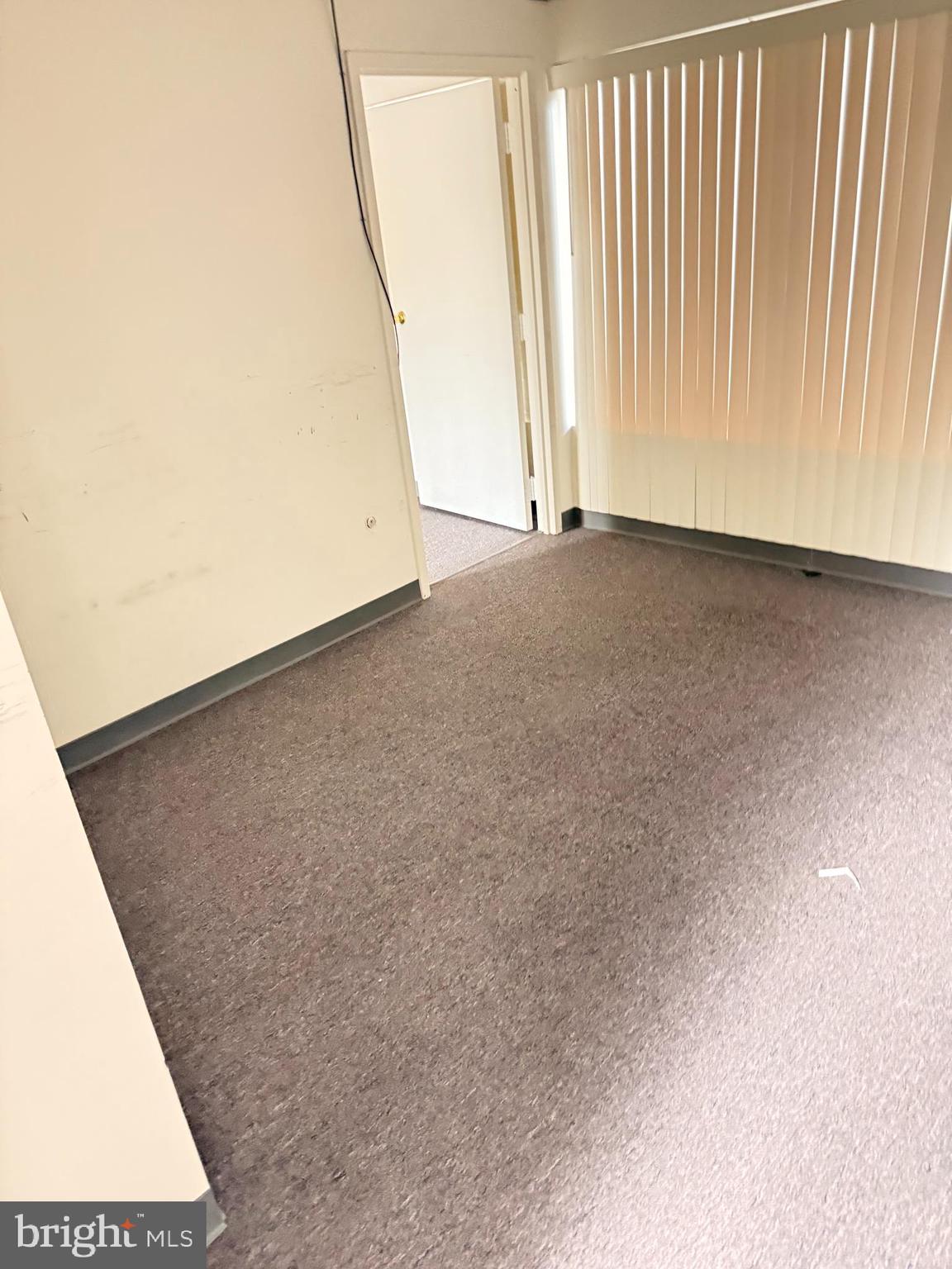 THOMAS JOHNSON SURGERY CENTER - Commercial Lease