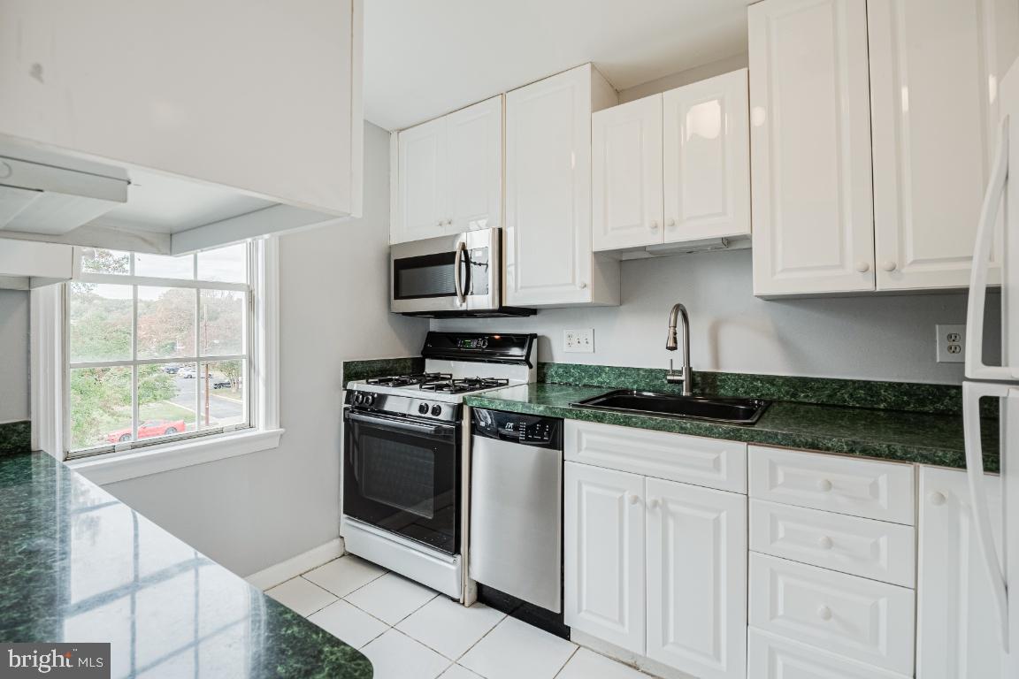 BELLE VIEW CONDOMINIUMS - Residential Lease