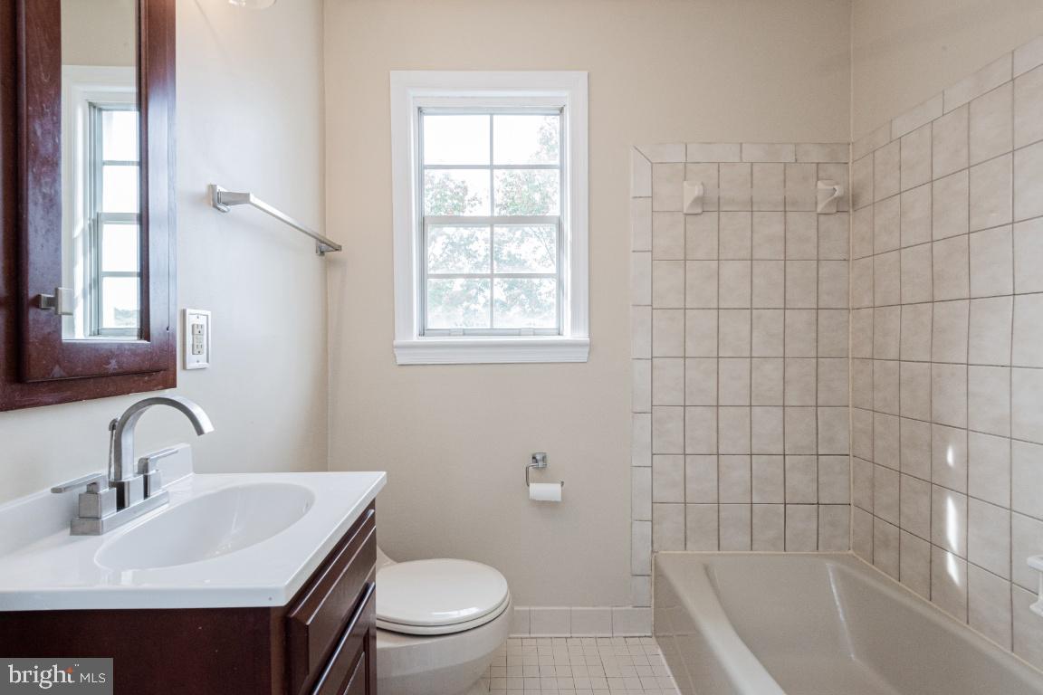 BELLE VIEW CONDOMINIUMS - Residential Lease