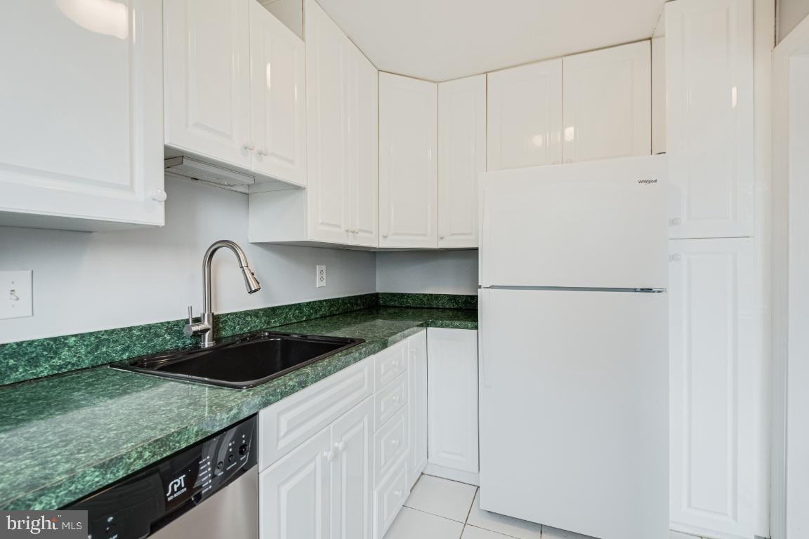 BELLE VIEW CONDOMINIUMS - Residential Lease