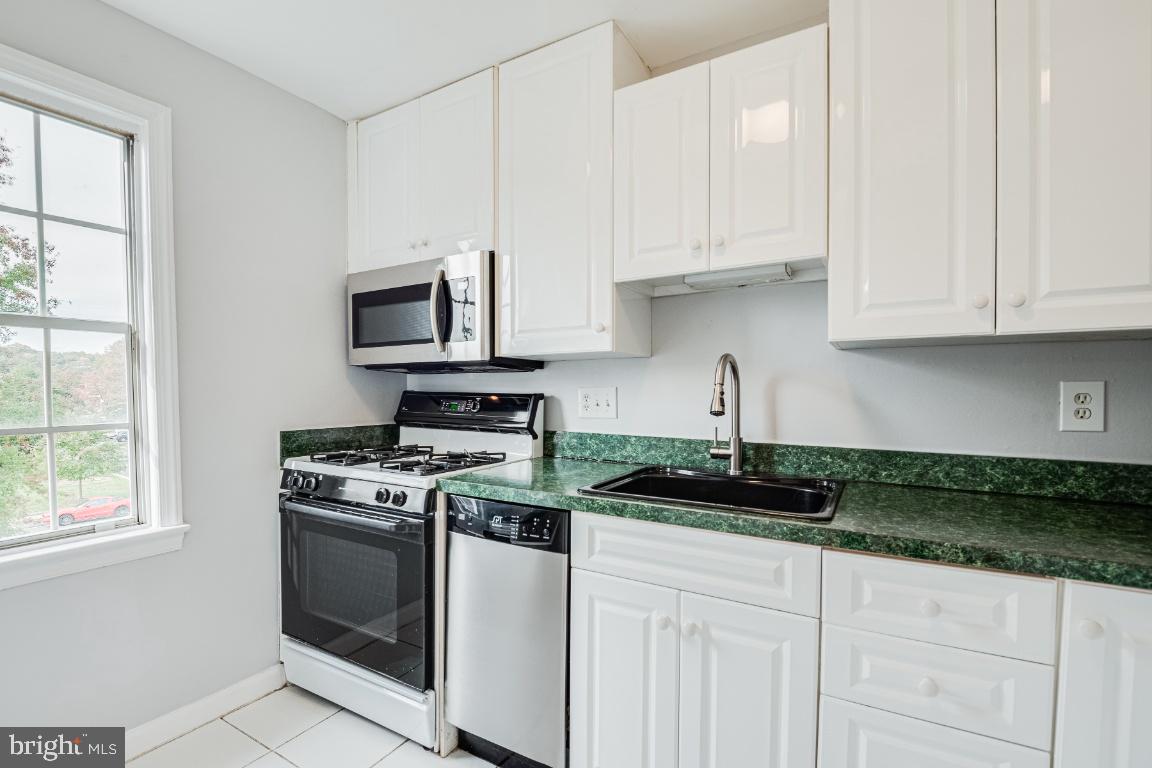 BELLE VIEW CONDOMINIUMS - Residential Lease