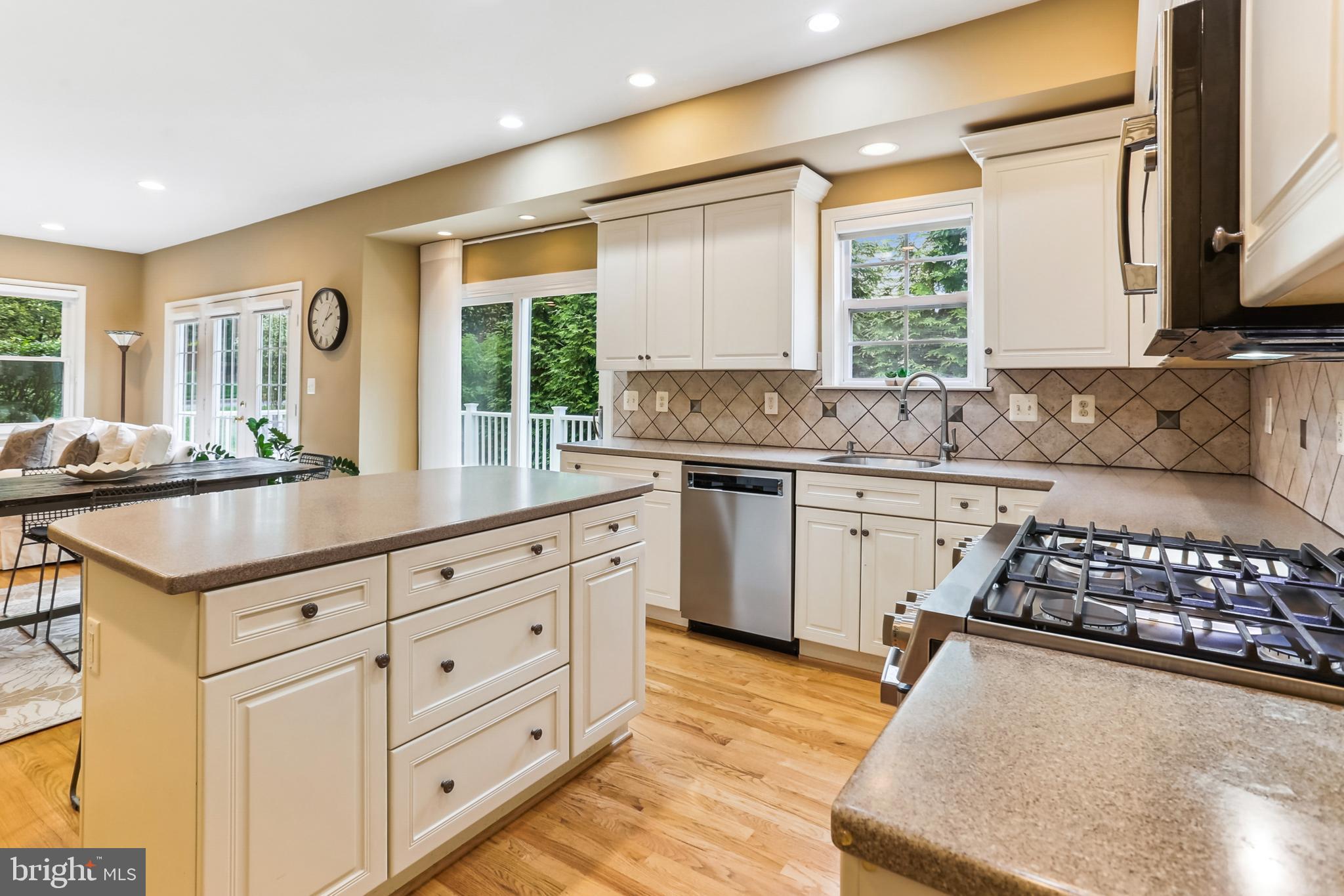 KENSINGTON HEIGHTS - Residential