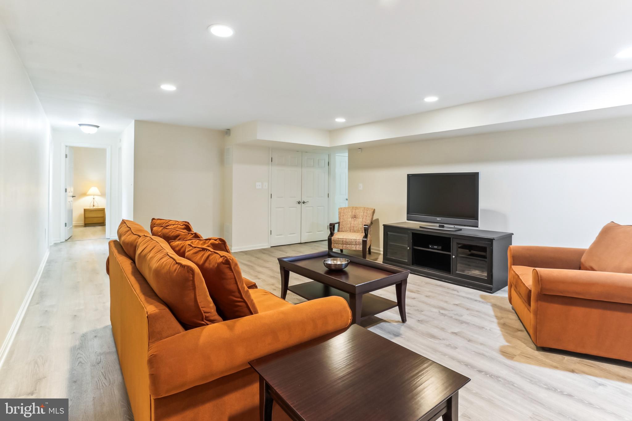 KENSINGTON HEIGHTS - Residential