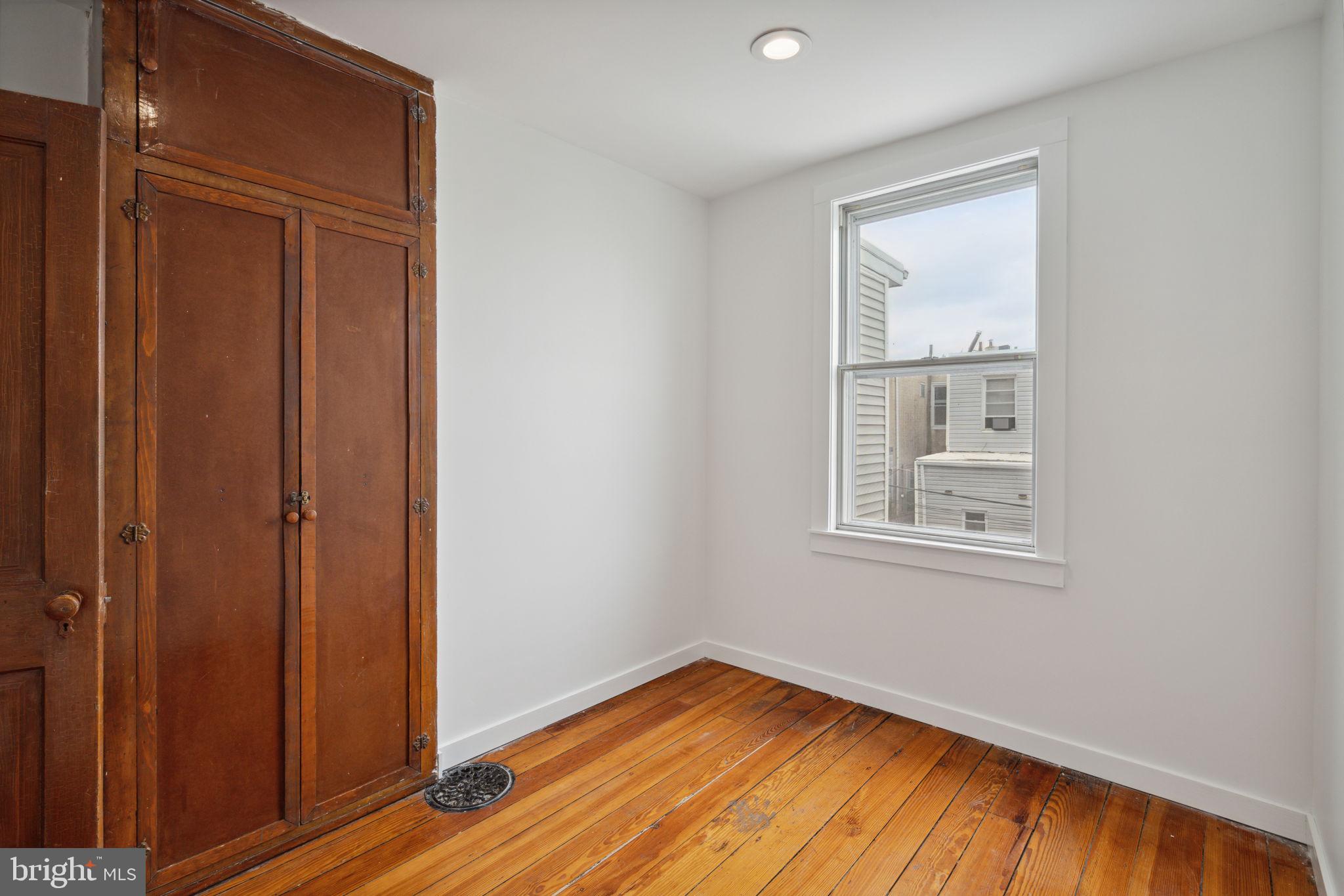 PORT RICHMOND - Residential