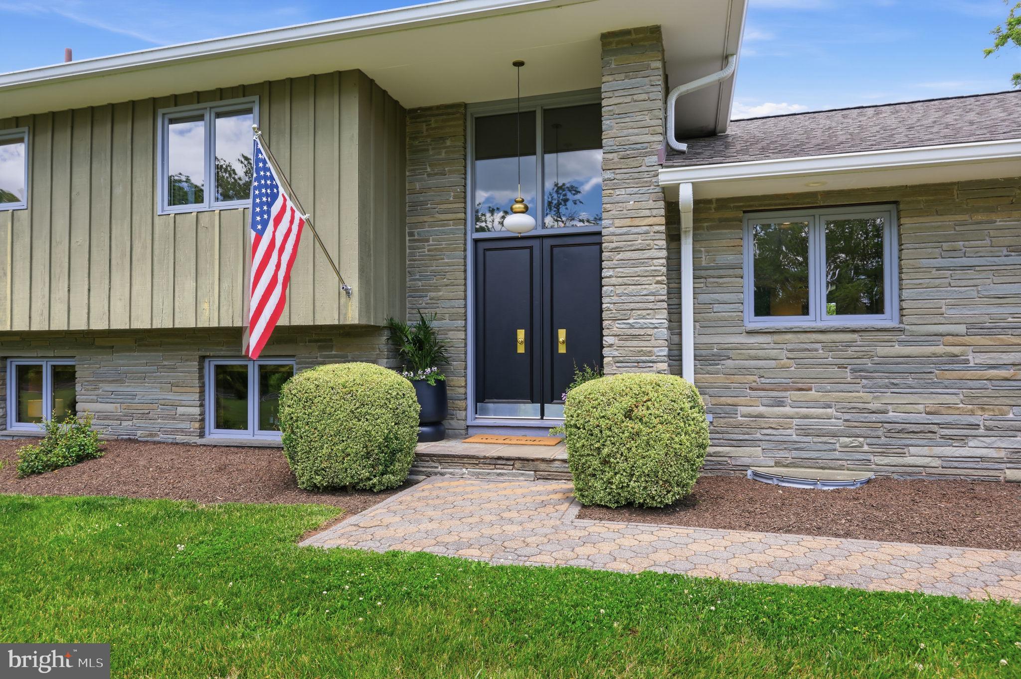 33 WOODHILL ROAD