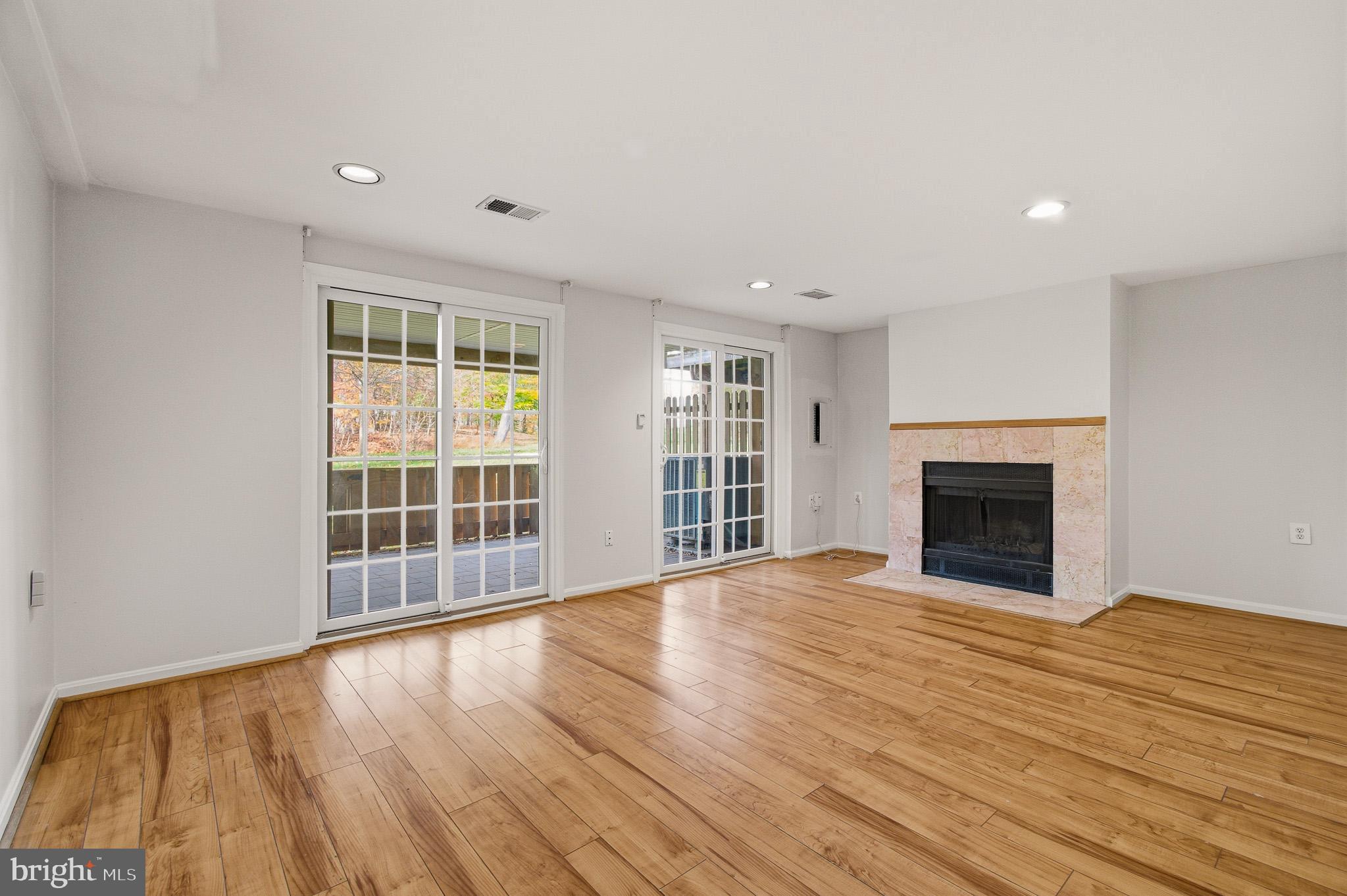 SWAN POINT - Residential Lease