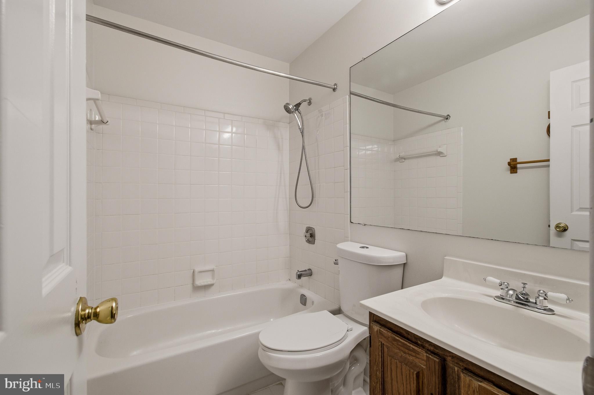 SWAN POINT - Residential Lease