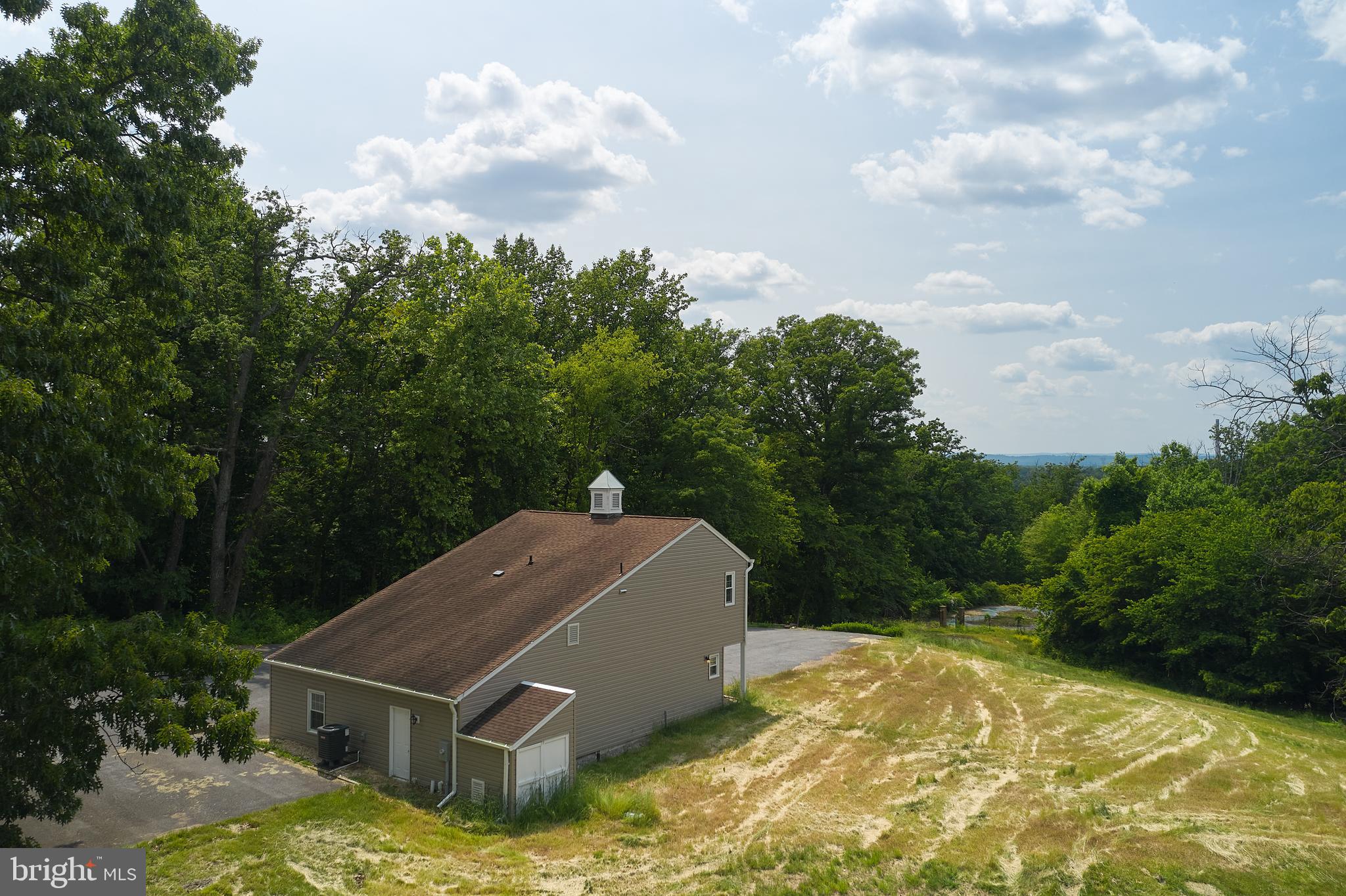 BARNESVILLE OUTSIDE - Farm