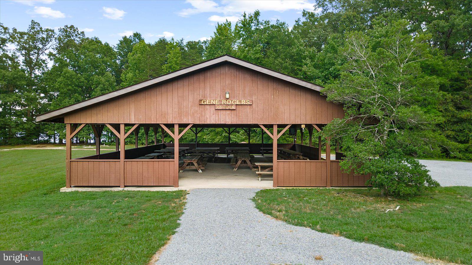 WINDWOOD COVES - Residential