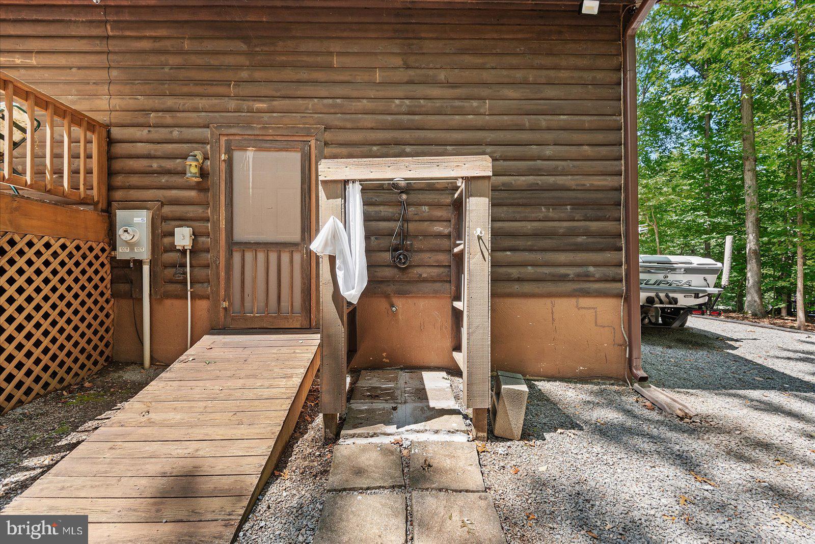 WINDWOOD COVES - Residential