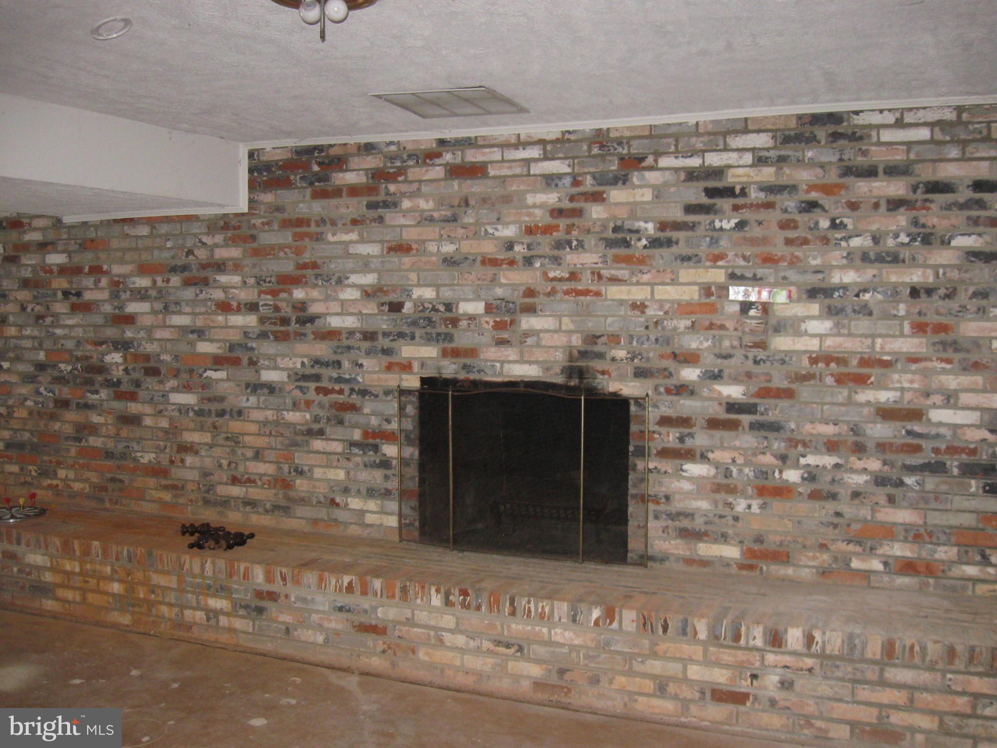 COUNTRY WOOD ESTATES - Residential