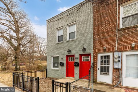 4131 HUNT PLACE NE B WASHINGTON DC 20019