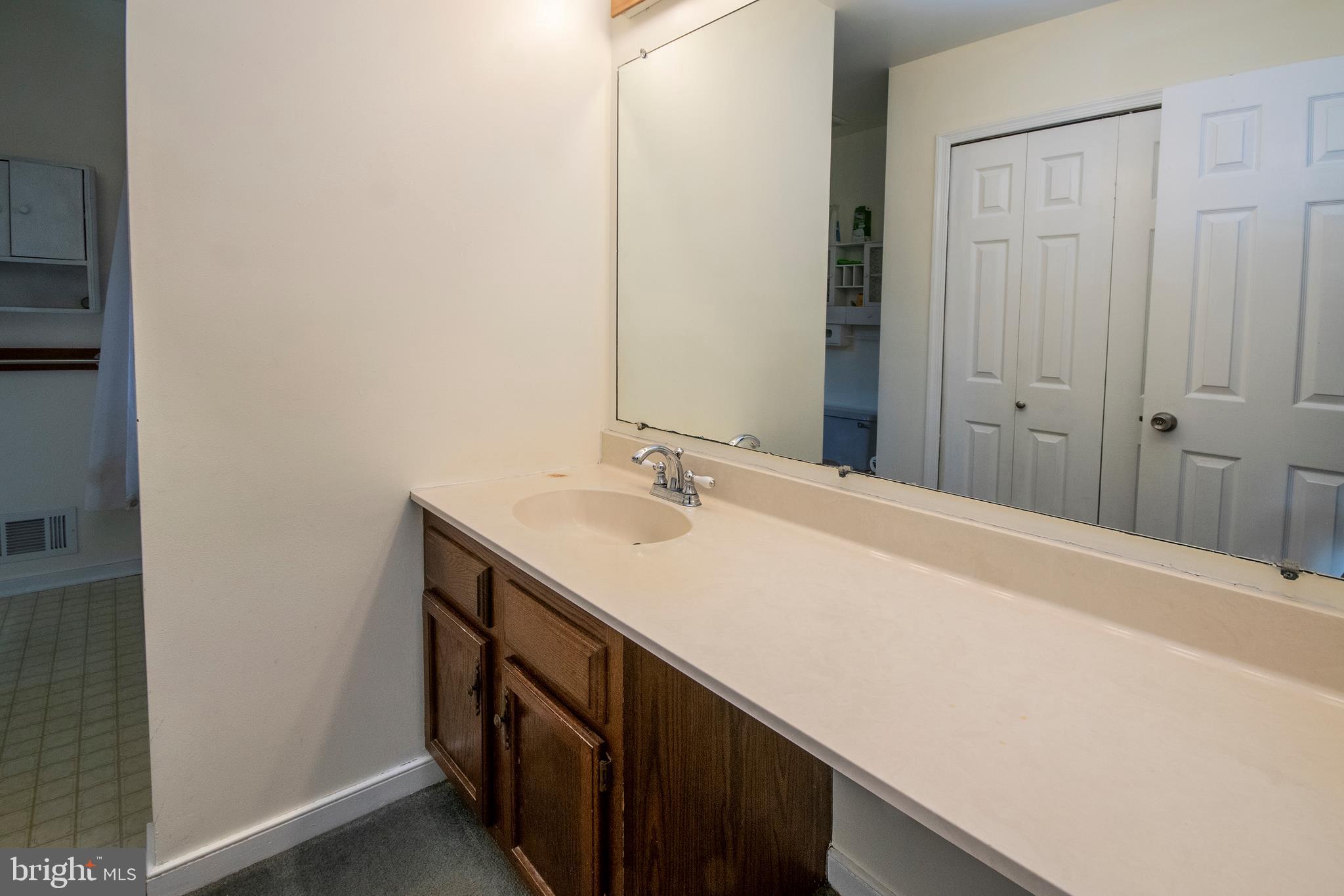 VESTAVIA WOODS - Residential