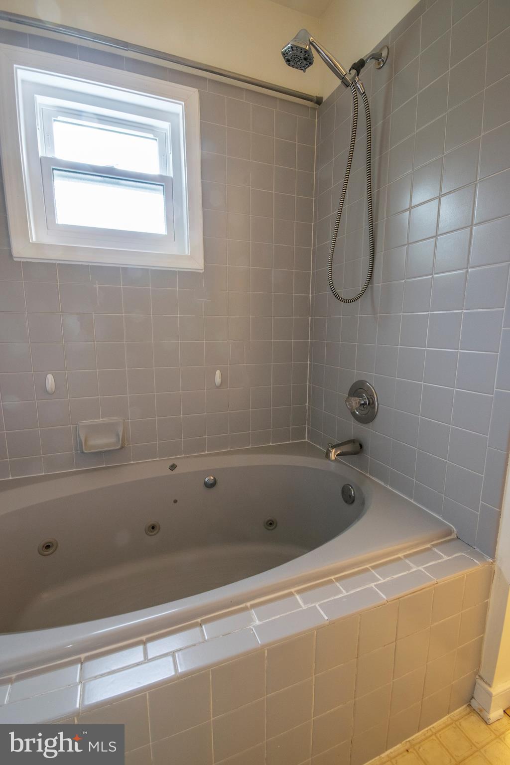 VESTAVIA WOODS - Residential