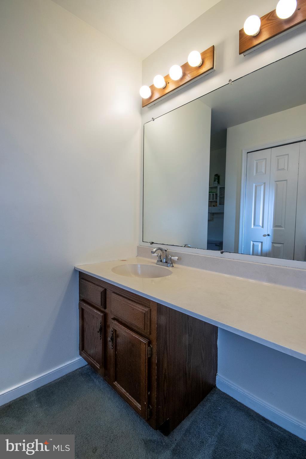 VESTAVIA WOODS - Residential