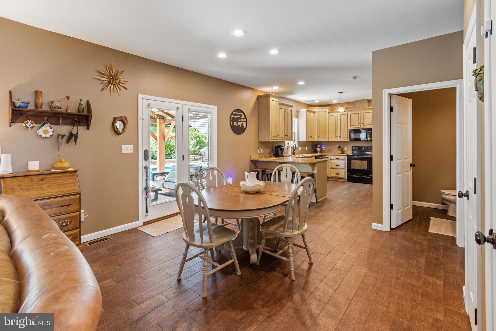 FALLING SPRING ESTATES - Residential