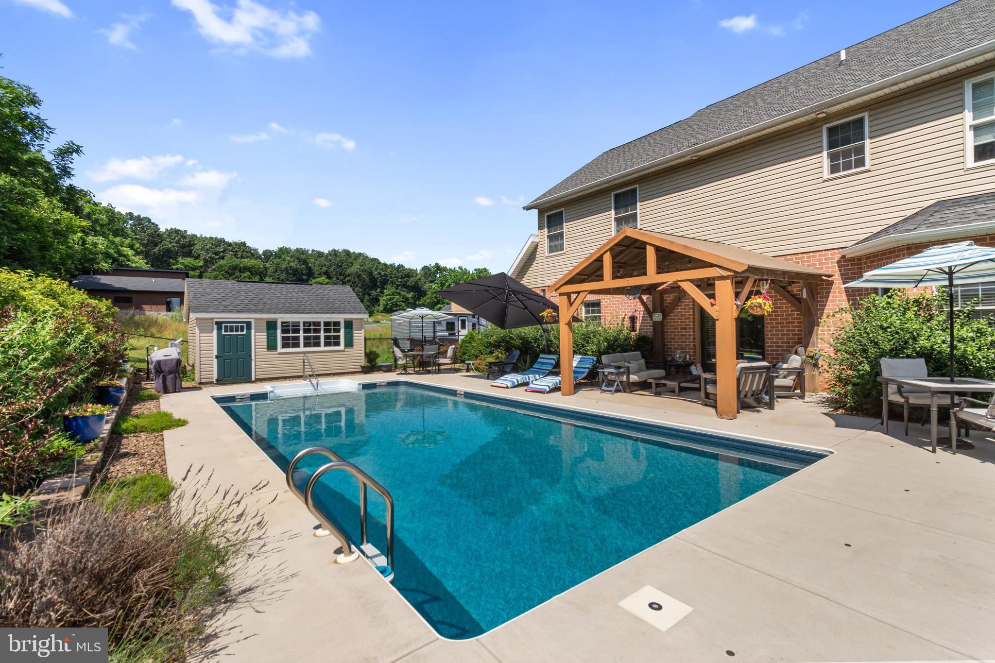 FALLING SPRING ESTATES - Residential