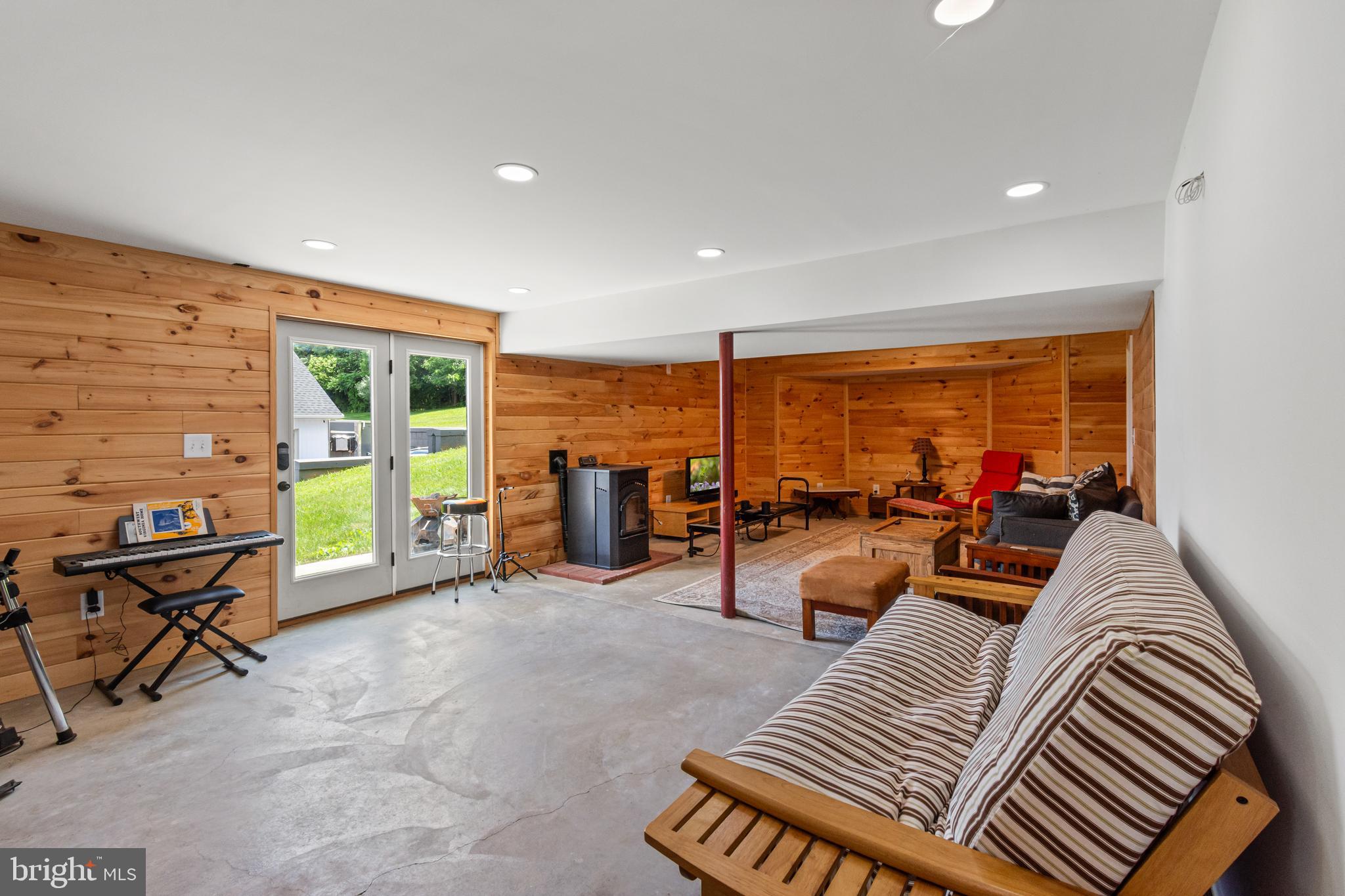 FALLING SPRING ESTATES - Residential