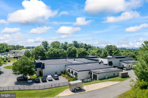 Photo of 210 21st St N, PURCELLVILLE, VA 20132 (MLS # VALO2116698)