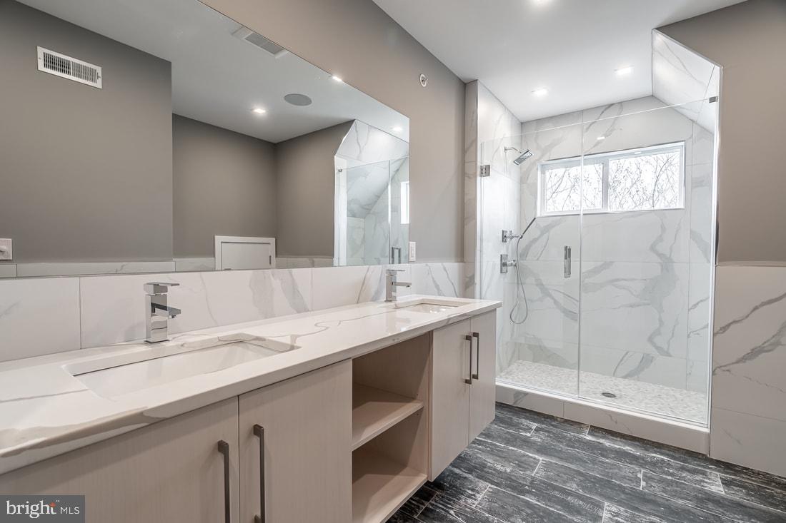 GRADUATE HOSPITAL - Residential Lease