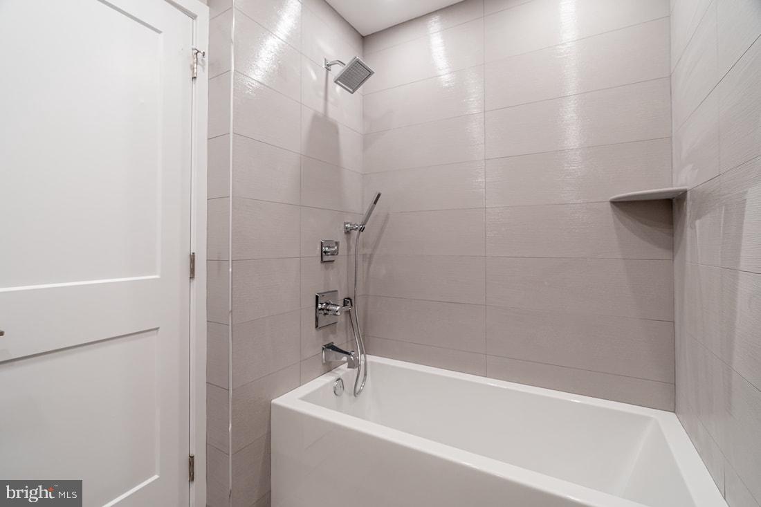 GRADUATE HOSPITAL - Residential Lease