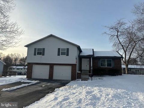 2799 FILLMORE DRIVE CHAMBERSBURG PA 17201