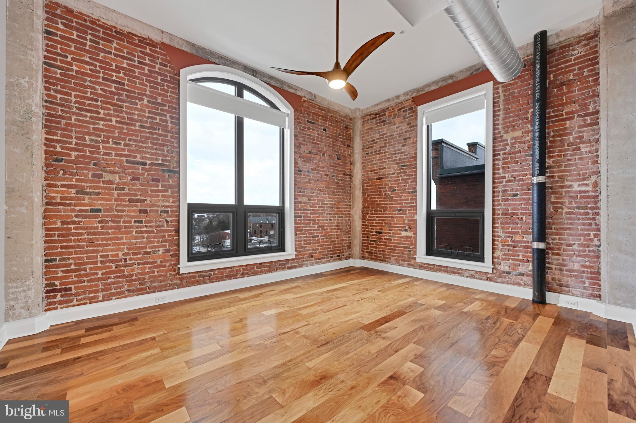 LANCASTER - Residential Lease