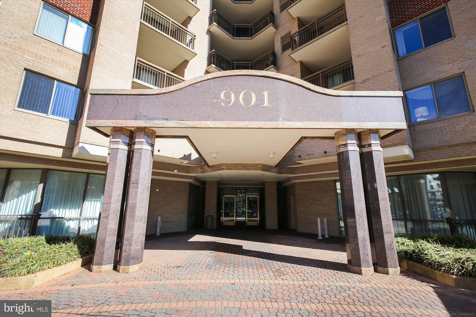 901 N MONROE STREET 801