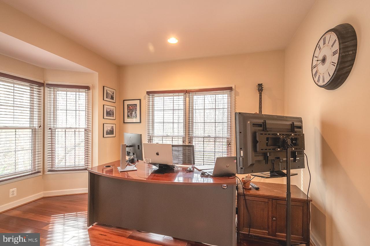 FOREST MANOR - Residential