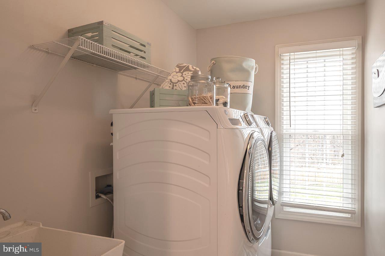 FOREST MANOR - Residential