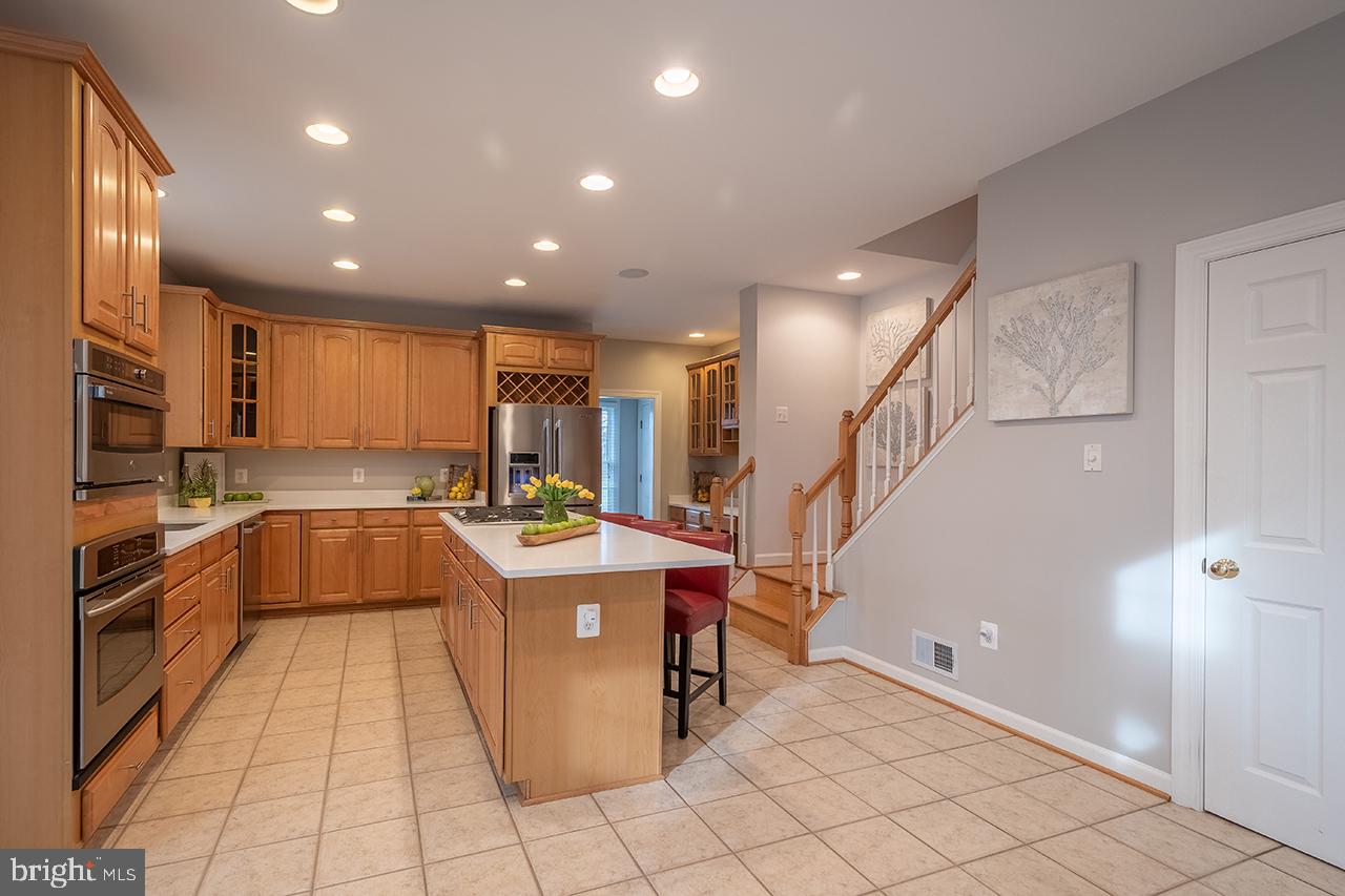 FOREST MANOR - Residential