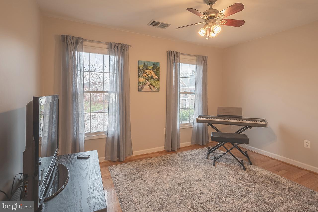 FOREST MANOR - Residential