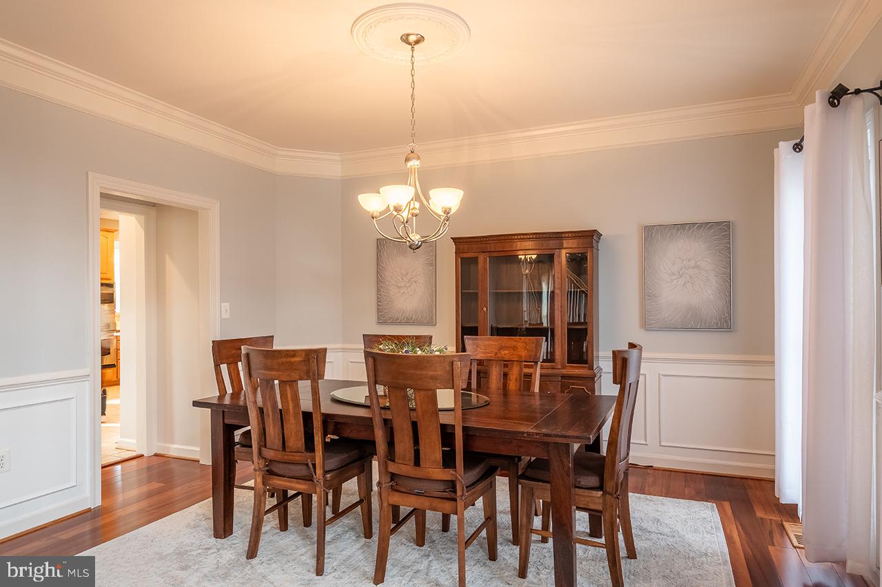 FOREST MANOR - Residential