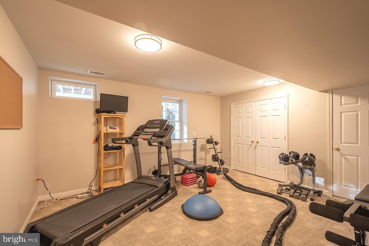 FOREST MANOR - Residential