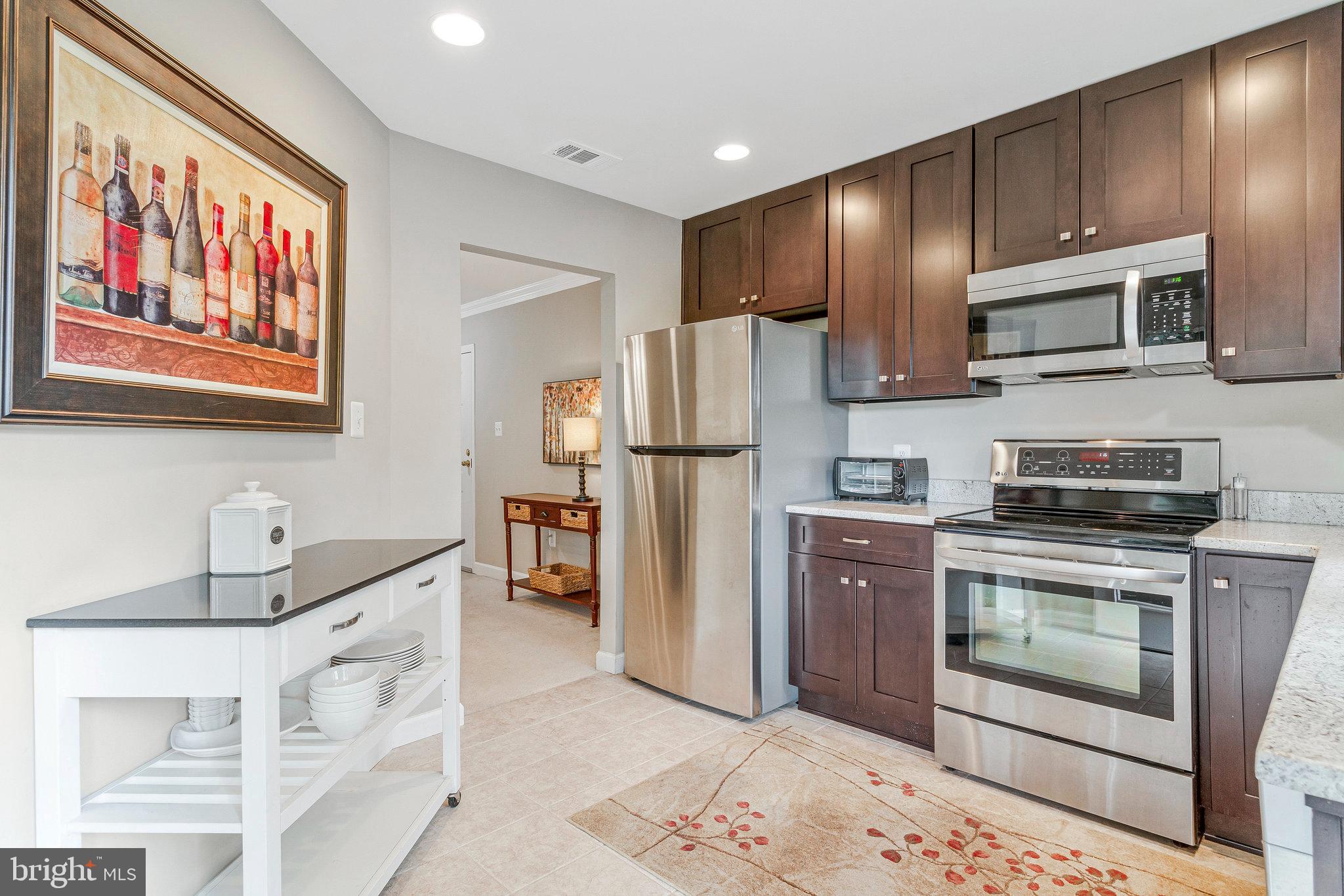 7596 LAKESIDE VILLAGE DRIVE J