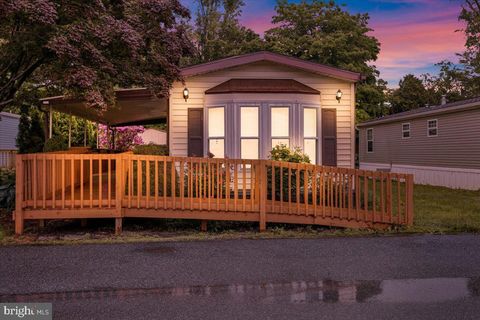 135 MADGE DRIVE LANCASTER PA 17603