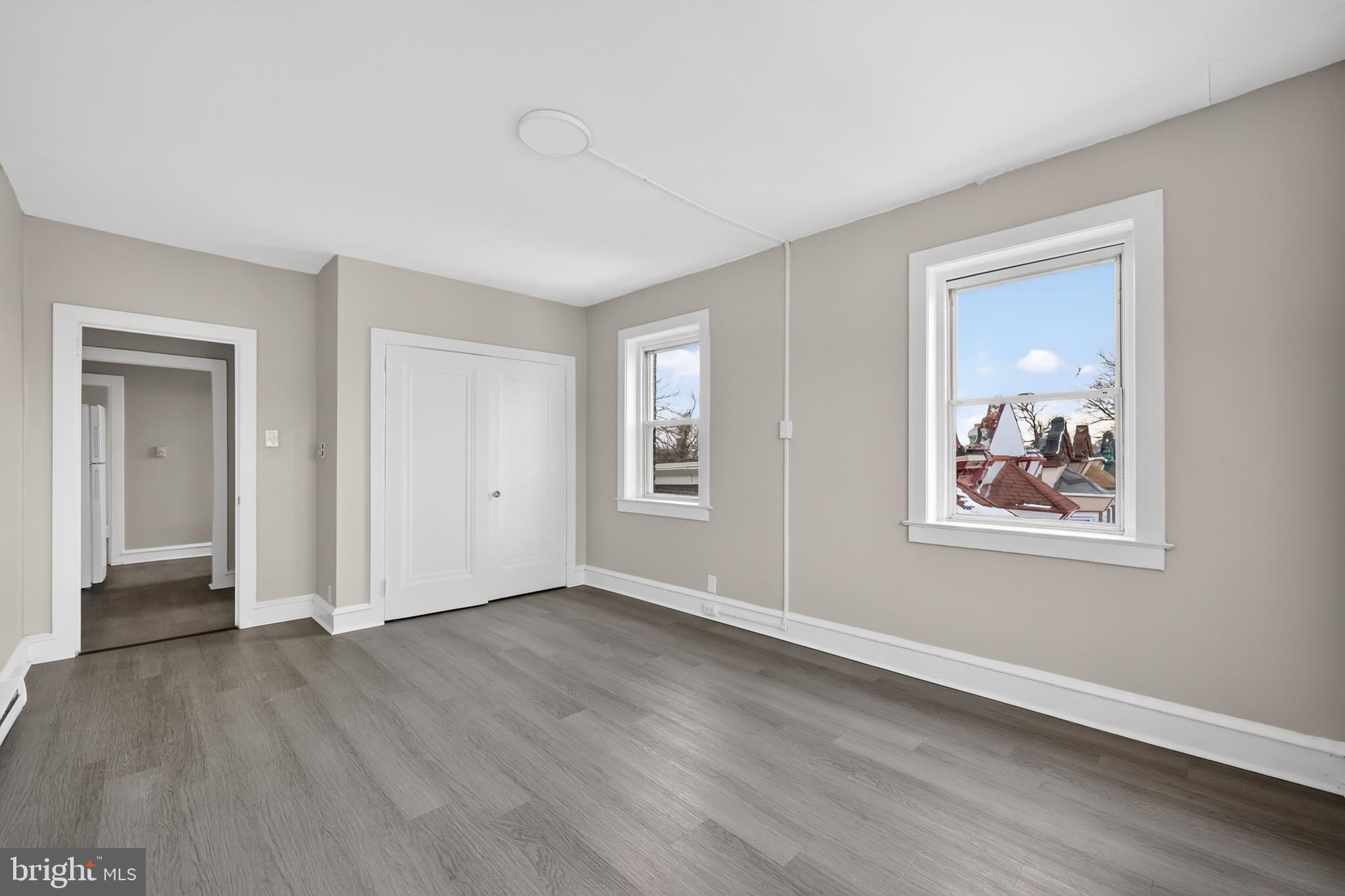 LOGAN - Commercial Sale