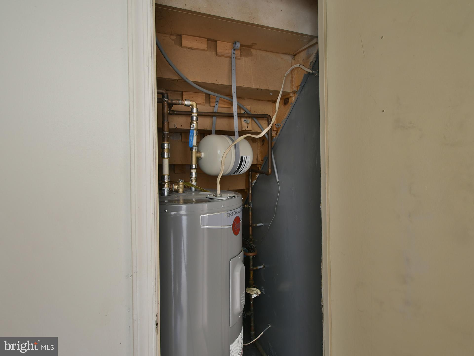 TOWNES OF GLOUCESTER - Residential