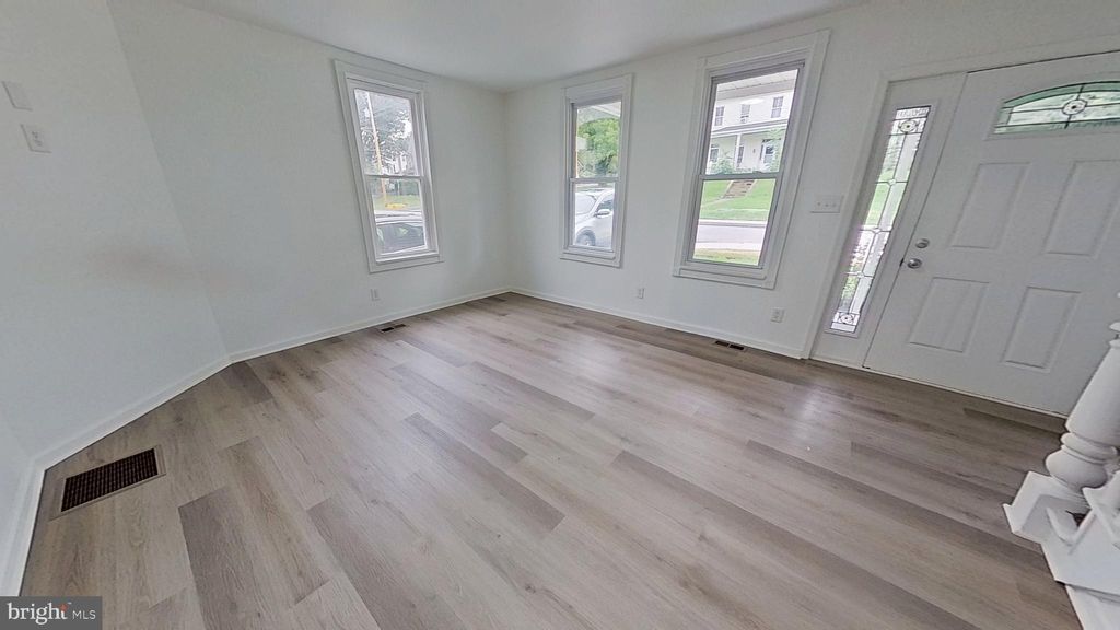 Photo of 335 Main Street, DELTA, PA 17314 (MLS # PAYK2088652)