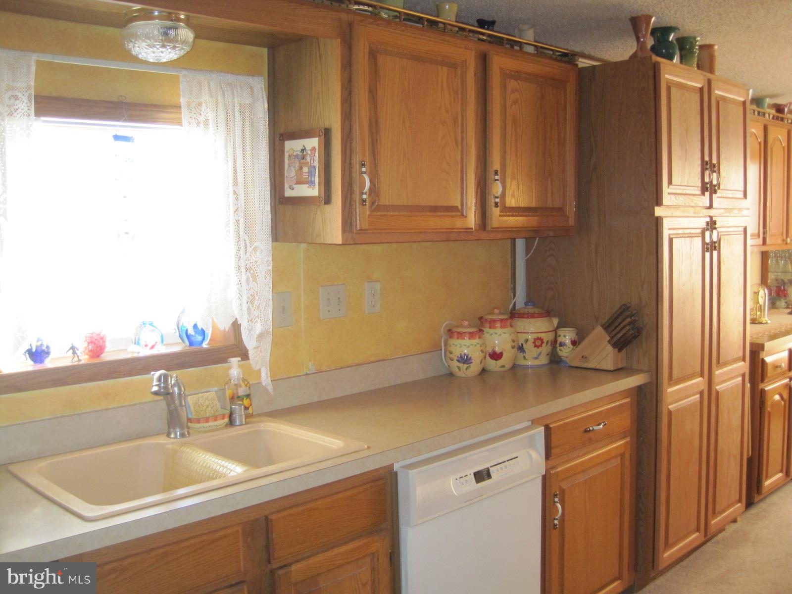 PIN OAK MOBILE HOME - Residential